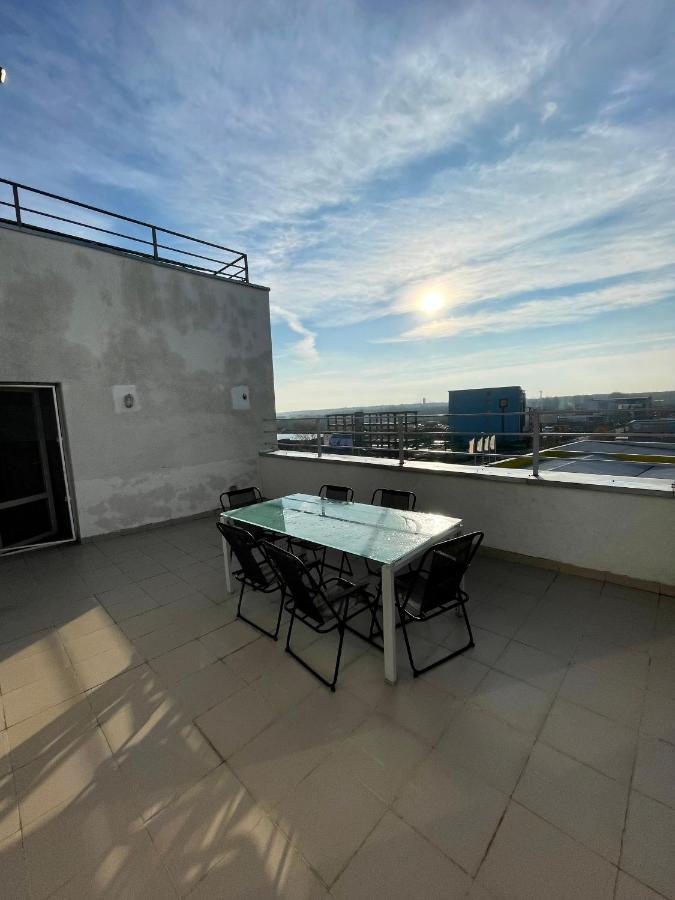 Luanaapartments #1 Otopeni Exterior photo